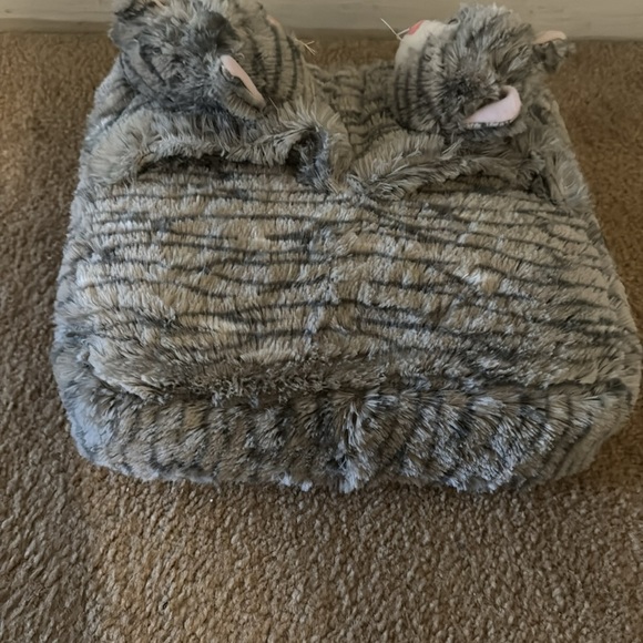 NEW HEALTH TOUCH VIBRATION FOOT MASSAGER PLUSH CAT SLIPPERS. - Picture 3 of 5